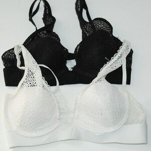 Set of 2 No Boundaries Lace Overlay Bras Size 34B